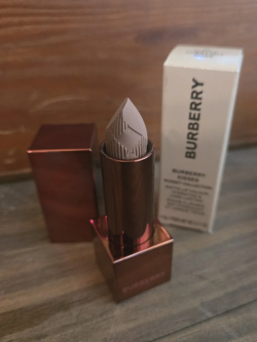 Burberry Kisses Russet Collection Matte Lipstick - 09 Matte Chestnut Nude